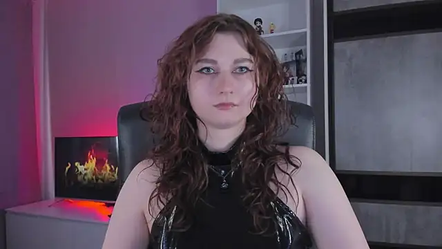 Snapshot of Goddess-Rose chatting on 05.12.26 Goddess-Rose online show from 05.12.26