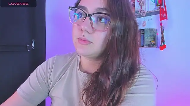 Snapshot of isarhodes_ chatting on 12.18.24 isarhodes  online show from 12.18.24
