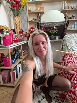DirtyMargaret online show from 06.04.26