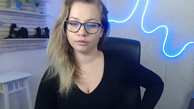 holly xglam online show from 01.29.25