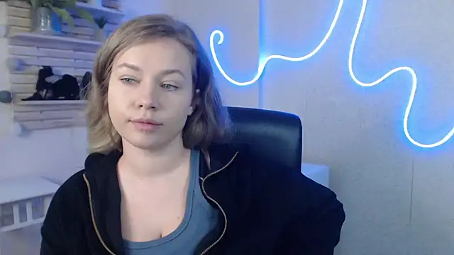 holly xglam online show from 02.13.25