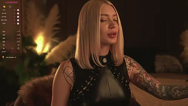 LinaKinky online show from 01.25.25