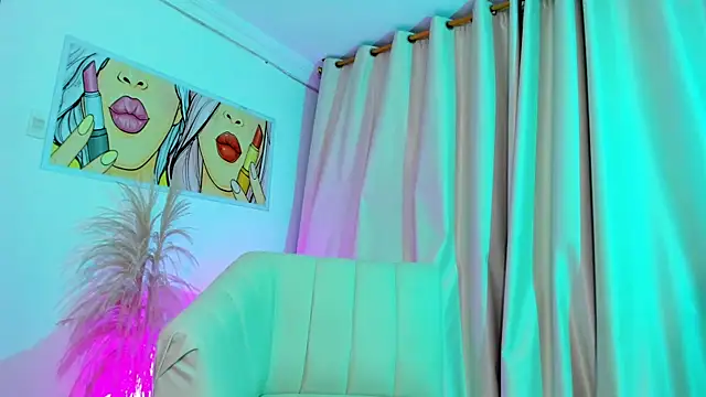 SkiinnyAna online show from 04.06.26