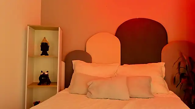 Snapshot of TaraCarson chatting on 02.25.26 TaraCarson online show from 02.25.26