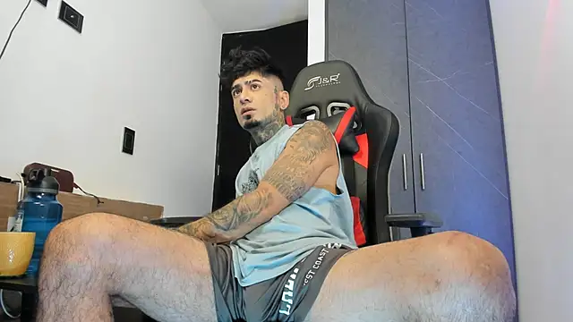 Snapshot of sergiio_mesa27 chatting on 02.22.25 sergiio mesa27 online show from 02.22.25