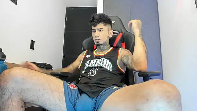 Snapshot of sergiio_mesa27 chatting on 02.24.25 sergiio mesa27 online show from 02.24.25