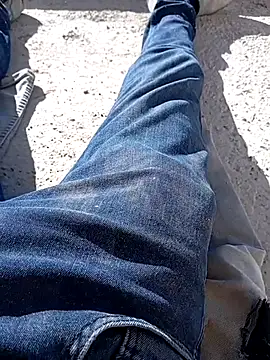 Kurtsikicixh online show from 12.16.25