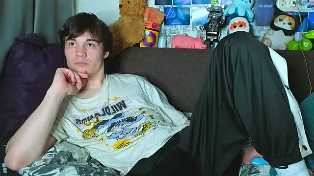 Snapshot of pepedastro chatting on 10.03.25 pepedastro online show from 10.03.25