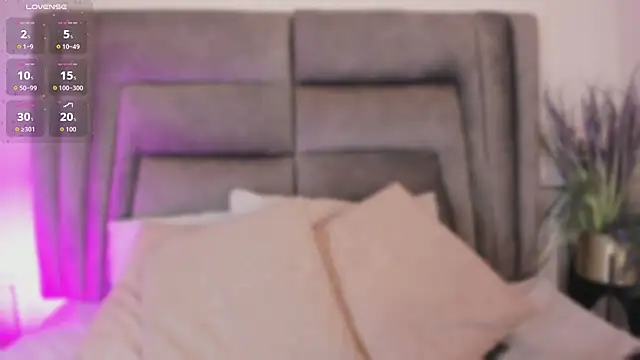 sophiee smith online show from 06.04.26