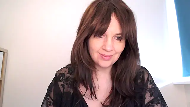 Ella Next Door online show from 02.01.26