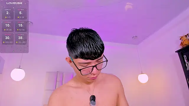 Snapshot of CodyTwink chatting on 05.16.26 CodyTwink online show from 05.16.26