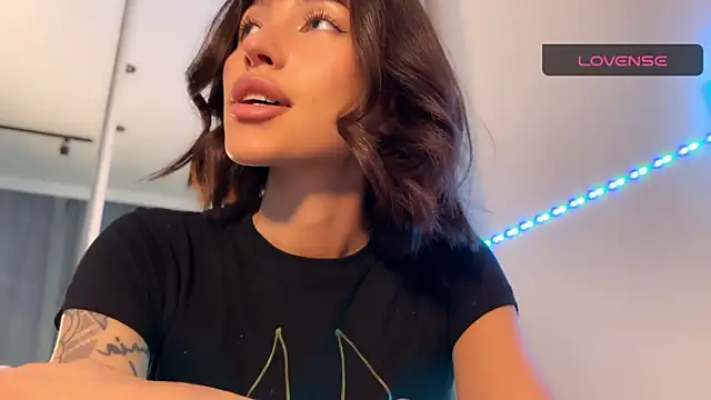 ellie miu online show from 11.20.25