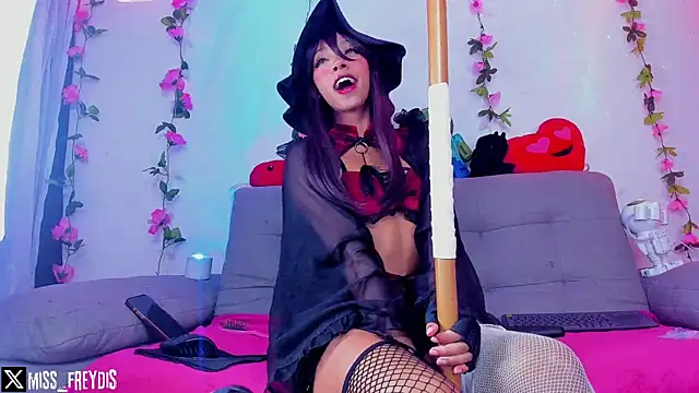 Miss freydis online show from 02.10.25