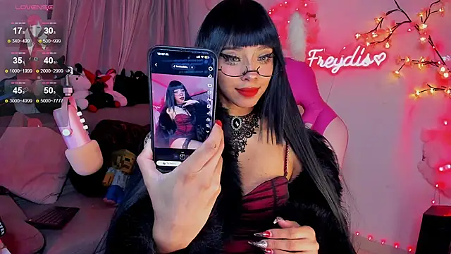 Snapshot of Miss_freydis chatting on 05.05.26 Miss freydis online show from 05.05.26