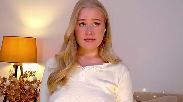 JuliaJaee online show from 01.14.25