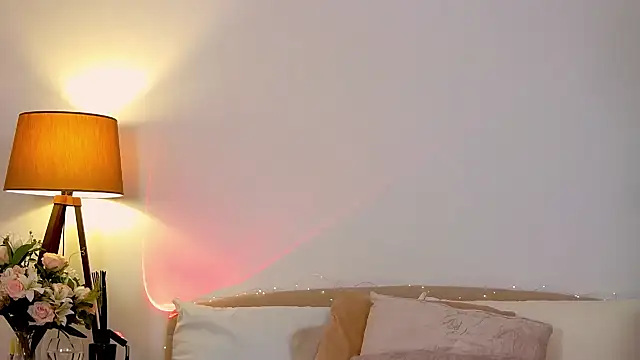 JuliaJaee online show from 02.06.25