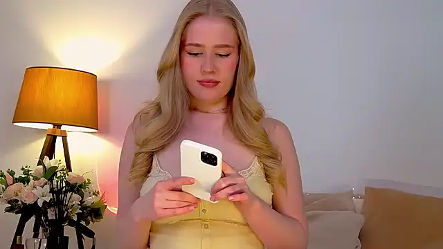 JuliaJaee online show from 02.09.25