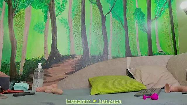 Snapshot of Pinkypupa-Love chatting on 02.12.25 Pinkypupa-Love online show from 02.12.25