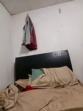 Boypolla11 online show from 12.17.24