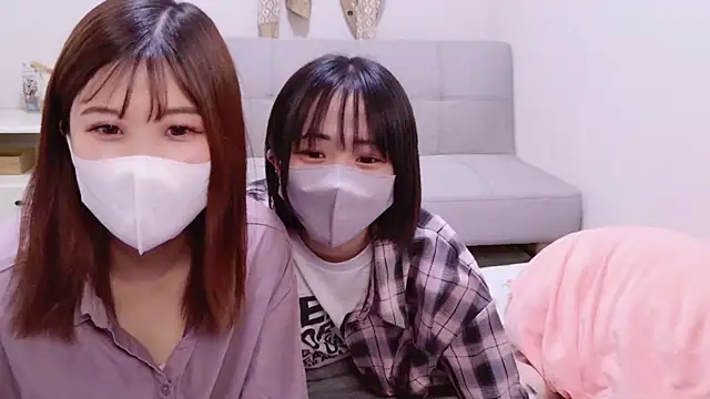 Snapshot of ManaMi-maru chatting on 12.15.24 ManaMi-maru online show from 12.15.24