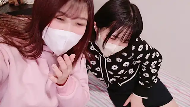 Snapshot of ManaMi-maru chatting on 12.30.24 ManaMi-maru online show from 12.30.24