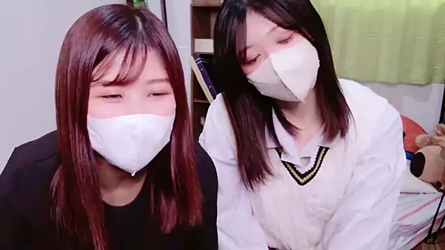 Snapshot of ManaMi-maru chatting on 01.04.25 ManaMi-maru online show from 01.04.25
