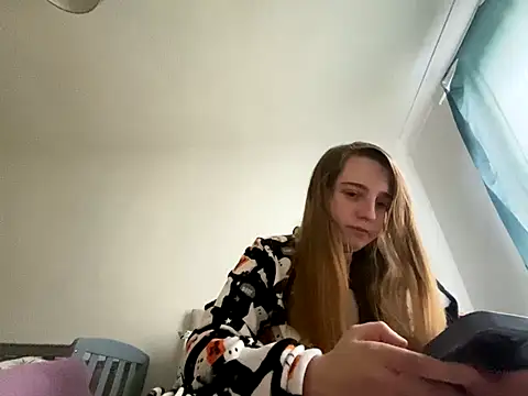 Snapshot of EvieRoseex chatting on 11.03.25 EvieRoseex online show from 11.03.25