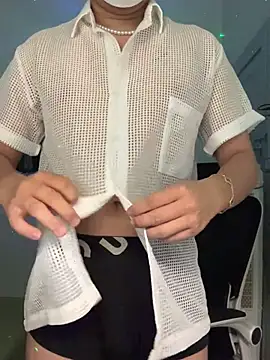 Snapshot of MinhTuanLive chatting on 03.17.25 MinhTuanLive online show from 03.17.25