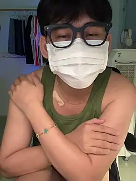 Snapshot of MinhTuanLive chatting on 03.22.25 MinhTuanLive online show from 03.22.25