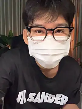 Snapshot of MinhTuanLive chatting on 03.25.26 MinhTuanLive online show from 03.25.26