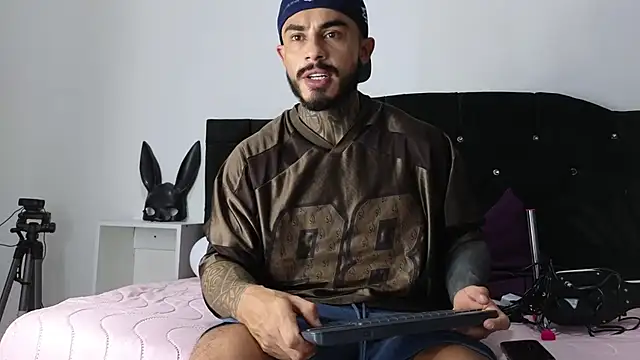 john cartter1 online show from 02.15.25