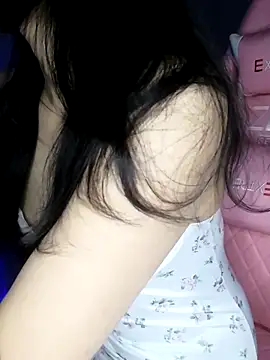 Snapshot of _Linez_ chatting on 03.22.25  Linez  online show from 03.22.25