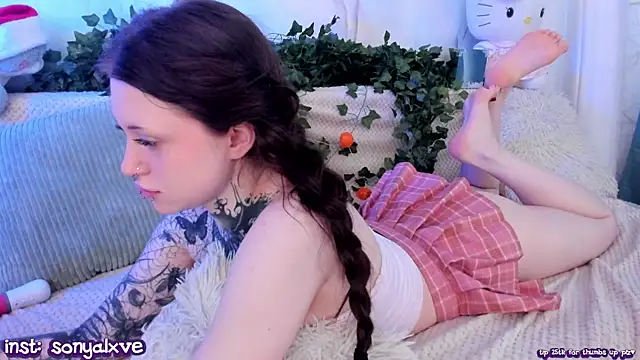 Snapshot of vergillhell chatting on 01.12.25 vergillhell online show from 01.12.25