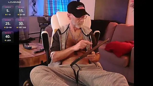 Snapshot of Towndude123 chatting on 12.30.24 Towndude123 online show from 12.30.24