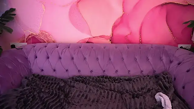 MagicPeachh  online show from 11.21.25