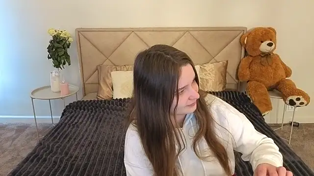 MagicPeachh  online show from 03.26.26