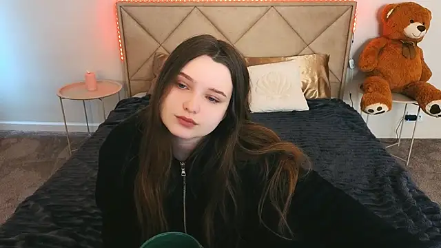 MagicPeachh  online show from 04.08.26