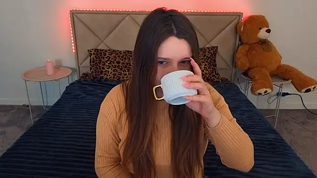 MagicPeachh  online show from 04.27.26