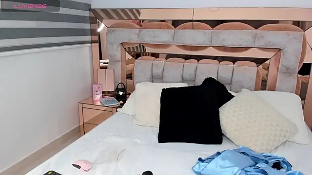 CamiiLovers online show from 01.17.25