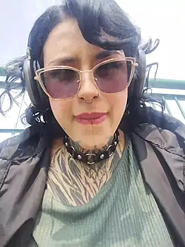 taaylor33 online show from 02.12.26