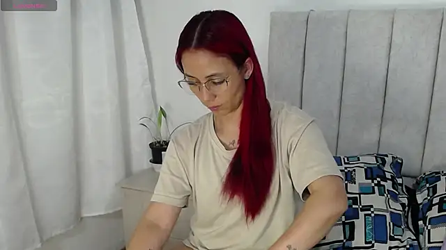 Snapshot of anny_roberts chatting on 10.07.25 anny roberts online show from 10.07.25