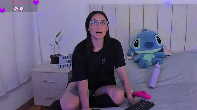 Snapshot of anny_roberts chatting on 11.23.25 anny roberts online show from 11.23.25