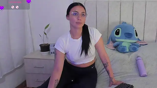 Snapshot of anny_roberts chatting on 11.26.25 anny roberts online show from 11.26.25