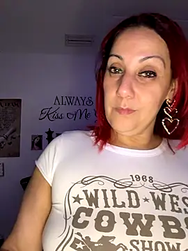 Snapshot of DeeLight124 chatting on 10.16.25 DeeLight124 online show from 10.16.25