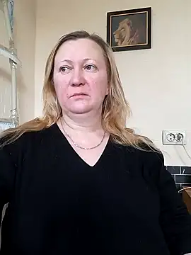 Snapshot of blondyaguar chatting on 11.15.25 blondyaguar online show from 11.15.25