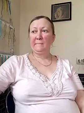 Snapshot of blondyaguar chatting on 12.04.25 blondyaguar online show from 12.04.25