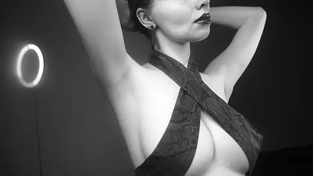 ginger hugs online show from 10.23.25