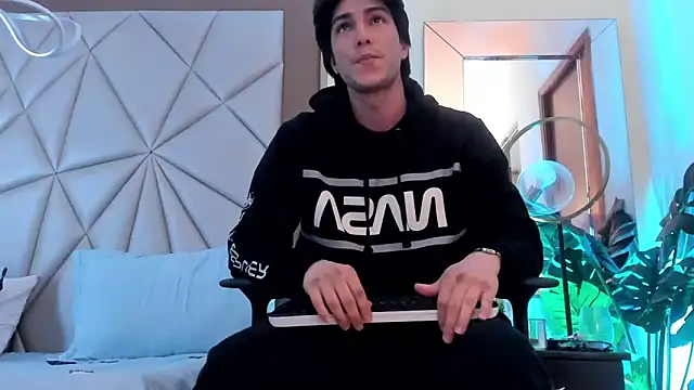 Karimferrer online show from 01.05.25