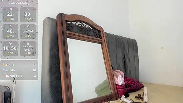 latinaStepmom online show from 09.22.25