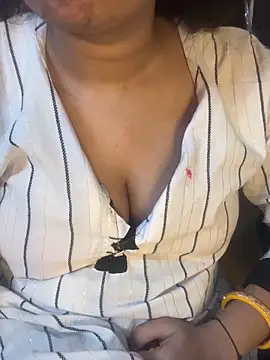 Spicy sari girl online show from 03.07.26